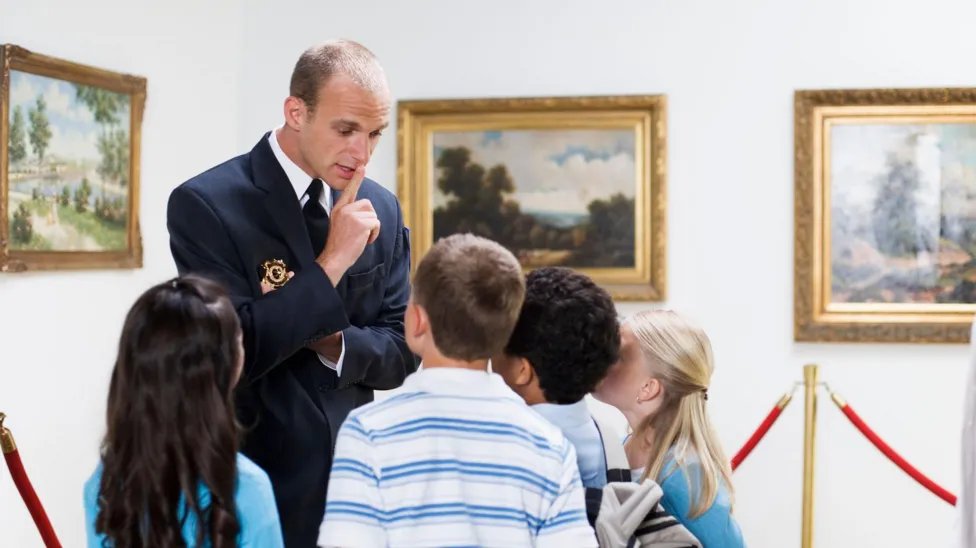 Would you like to be noisy in museums?